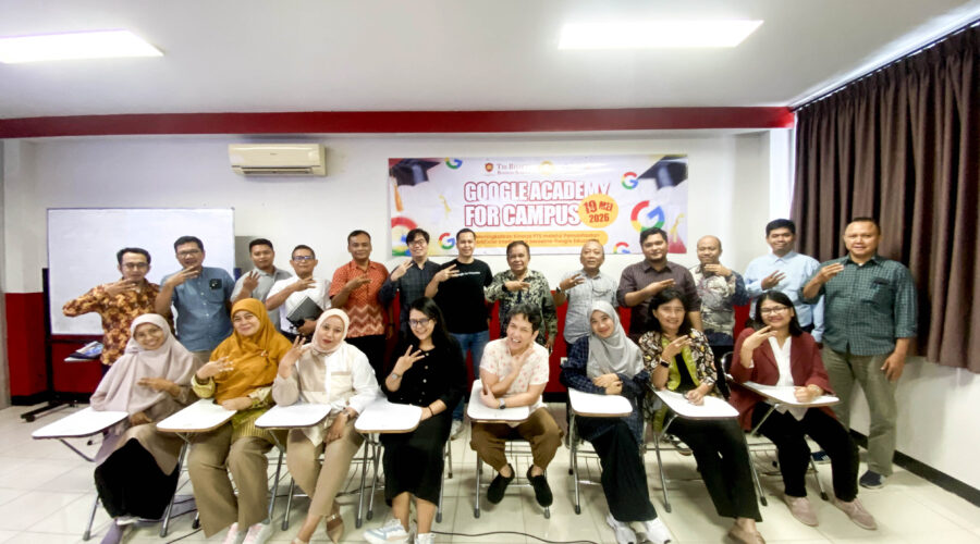 Dosen & Karyawan sedang melaksanakan pelatihan Google AI di Tri Bhakti