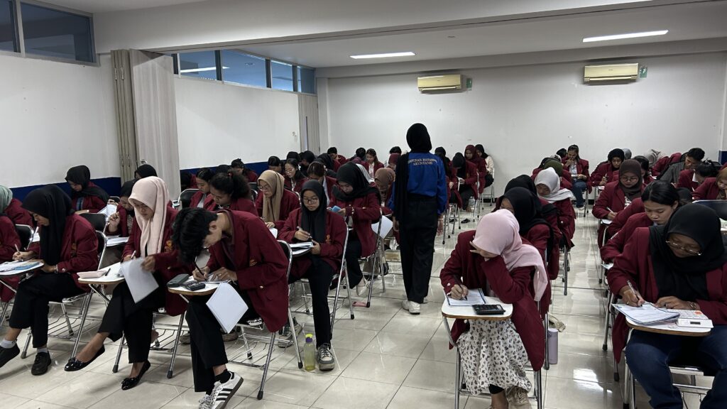 suasana lomba akuntansi di Tri Bhakti